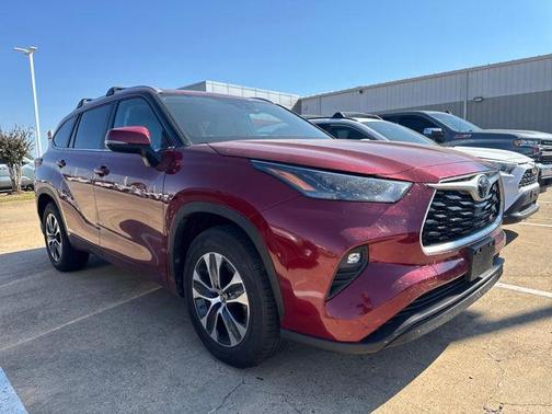 2024 Toyota Highlander XLE