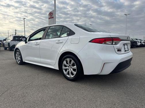Ice 2024 Toyota Corolla LE