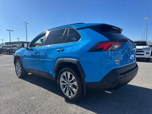 2021 Toyota RAV4 Hybrid XLE