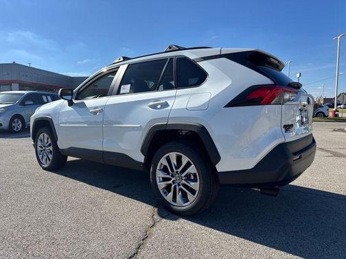 2025 Toyota RAV4 XLE Premium