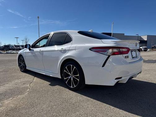 2019 Toyota Camry SE