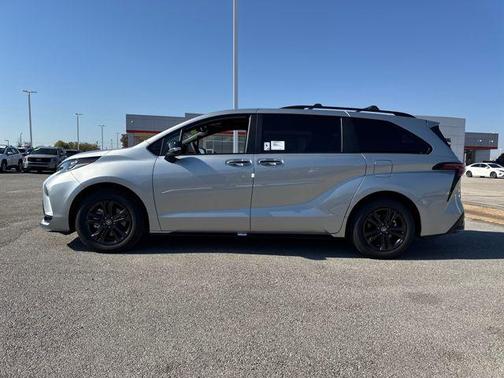 2025 Toyota Sienna XSE 7 Passenger