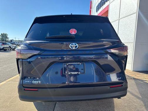2025 Toyota Sienna XLE