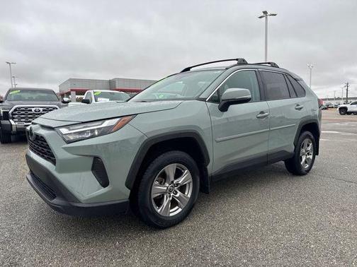 2022 Toyota RAV4 XLE