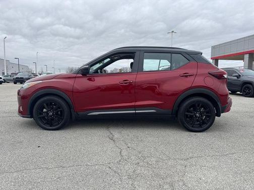 2023 Nissan Kicks SR