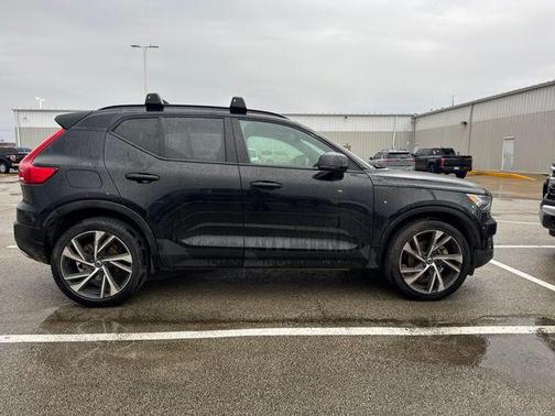 2020 Volvo XC40 T5 R-Design