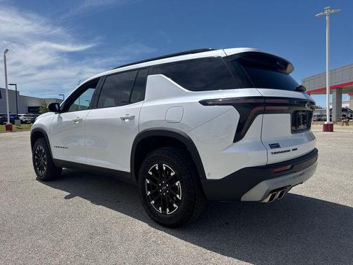 Iridescent Pearl Tricoat 2025 Chevrolet Traverse AWD Z71