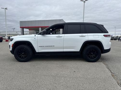 2024 Jeep Grand Cherokee 4xe Trailhawk