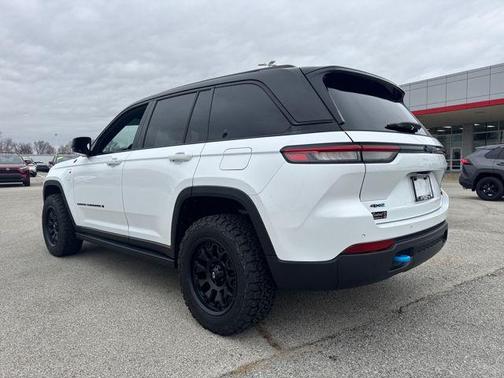 2024 Jeep Grand Cherokee 4xe Trailhawk