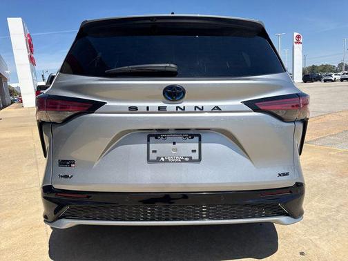 2025 Toyota Sienna XSE 7 Passenger