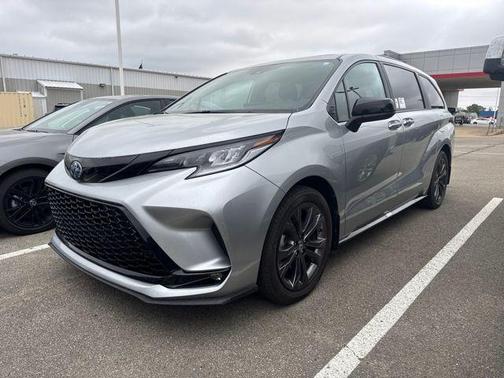 2025 Toyota Sienna XSE 7 Passenger