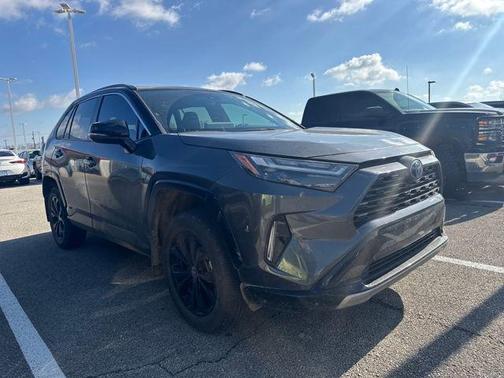 2024 Toyota RAV4 Hybrid SE