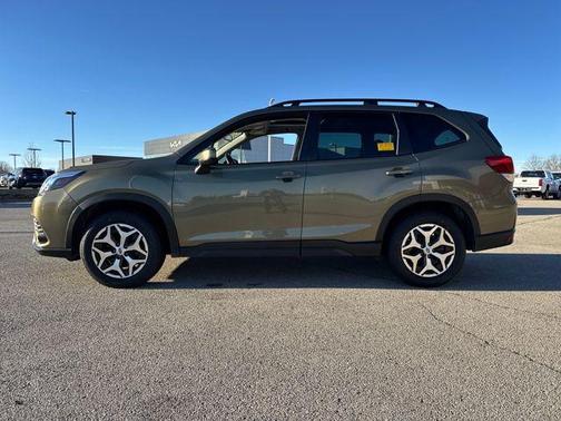 2023 Subaru Forester Premium