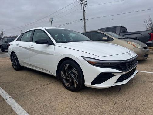 2025 Hyundai ELANTRA Sport