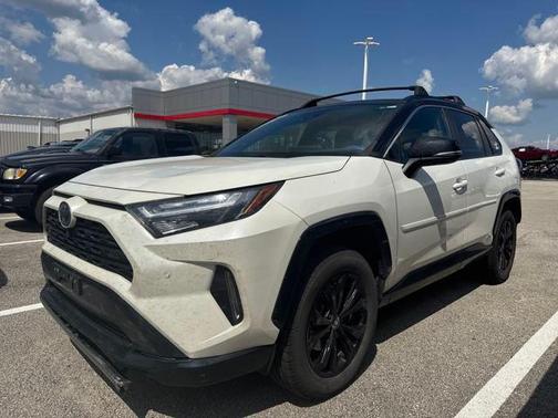 2022 Toyota RAV4 Hybrid SE