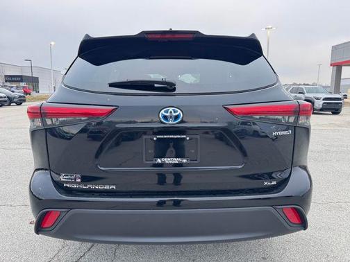 2023 Toyota Highlander Hybrid XLE