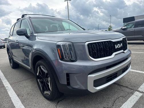 Everlasting Silver 2025 Kia Telluride EX