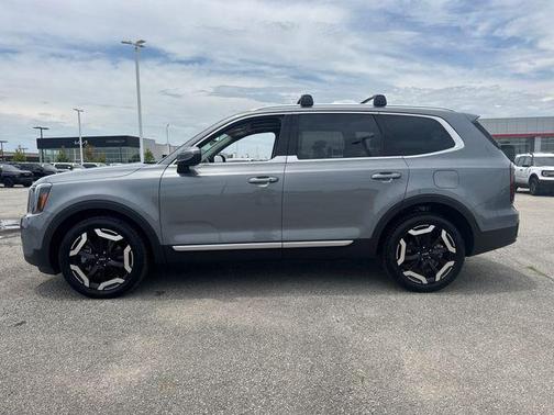 Everlasting Silver 2025 Kia Telluride EX