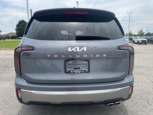 Everlasting Silver 2025 Kia Telluride EX