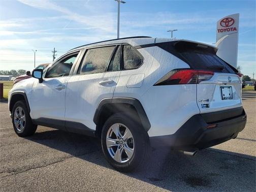 2023 Toyota RAV4 XLE