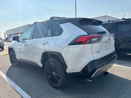 2022 Toyota RAV4 Hybrid SE