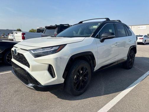 2022 Toyota RAV4 Hybrid SE