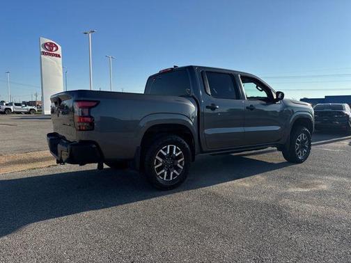 2022 Nissan Frontier S