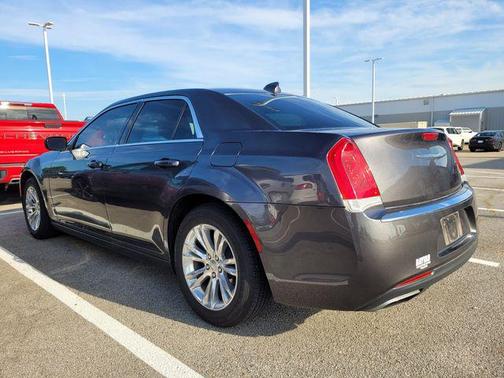 2017 Chrysler 300 Limited
