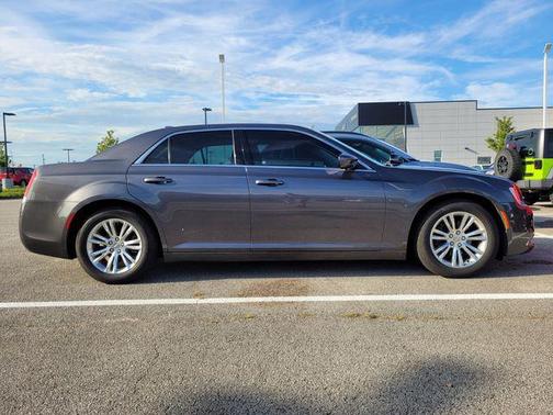 2017 Chrysler 300 Limited
