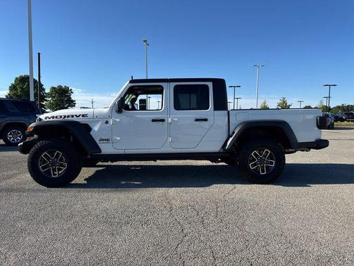 Bright White Clearcoat 2025 Jeep Gladiator Mojave 4x4