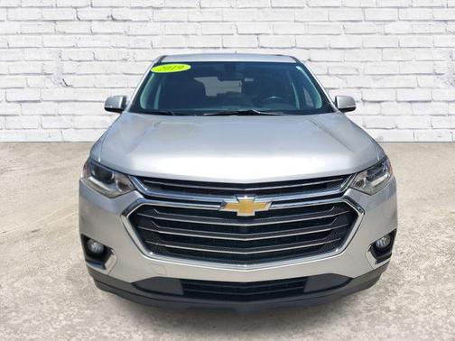 Silver Ice Metallic 2019 Chevrolet Traverse LT Cloth