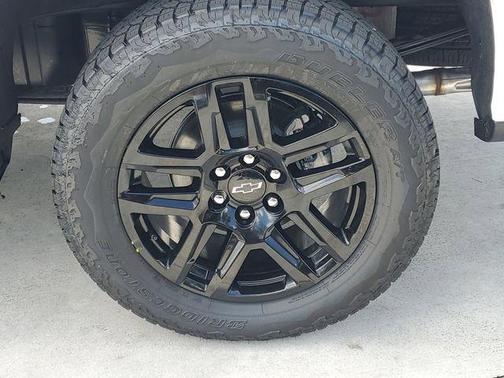 Summit White 2026 Chevrolet Silverado 1500 LT Trail Boss