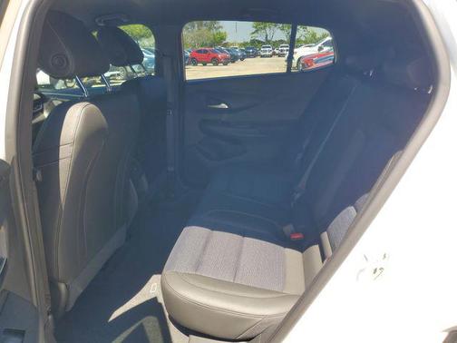 Summit White 2026 Buick Envista Preferred FWD