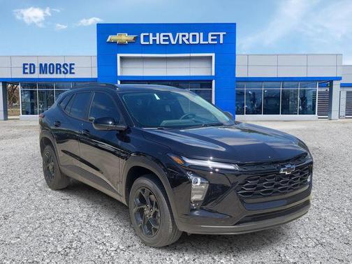 Mosaic Black Metallic 2026 Chevrolet Trax LT