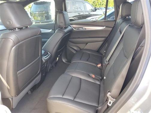 2025 Cadillac XT6 Luxury FWD
