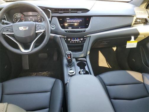 2025 Cadillac XT6 Luxury FWD
