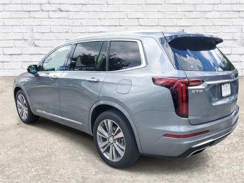 2022 Cadillac XT6 Premium Luxury FWD
