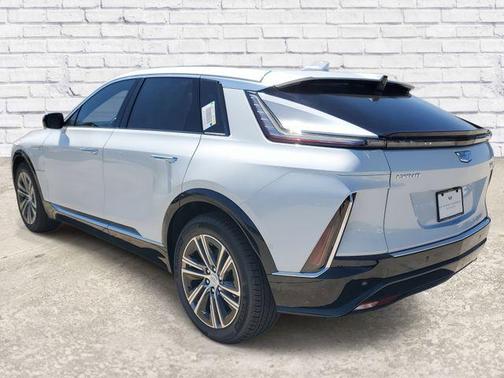 Vibrant White Tricoat 2026 Cadillac LYRIQ Luxury