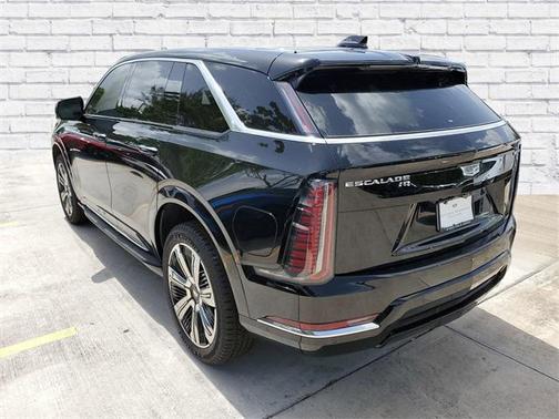 2025 Cadillac Escalade IQ Luxury 1