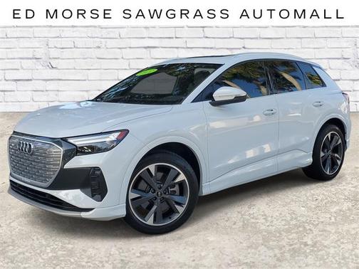 2022 Audi e-tron Premium Plus