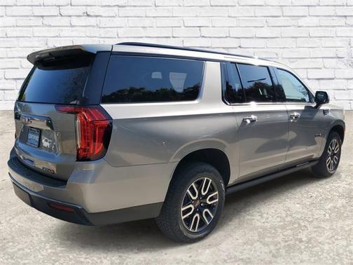 2023 GMC Yukon XL 4WD AT4