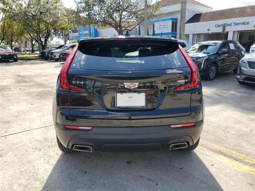 2023 Cadillac XT4 Luxury