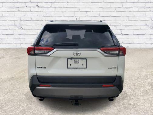 Blizzard Pearl 2020 Toyota RAV4 Limited