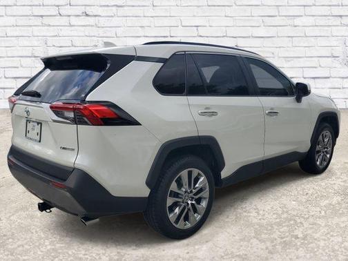Blizzard Pearl 2020 Toyota RAV4 Limited