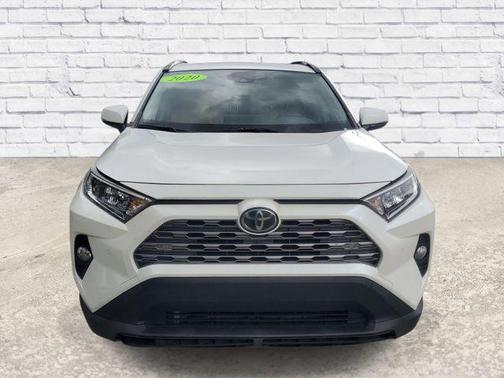 Blizzard Pearl 2020 Toyota RAV4 Limited