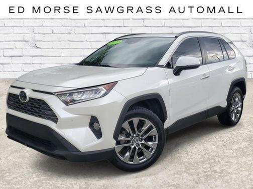 Blizzard Pearl 2020 Toyota RAV4 Limited