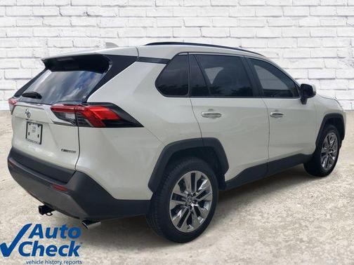 Blizzard Pearl 2020 Toyota RAV4 Limited