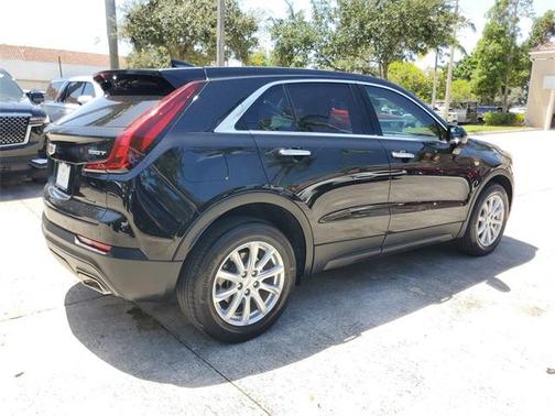2023 Cadillac XT4 Luxury