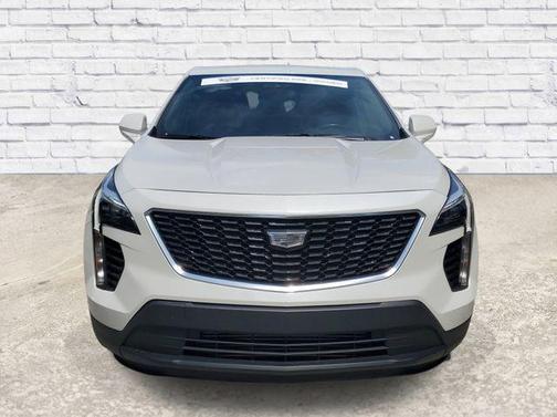 Crystal White Tricoat 2023 Cadillac XT4 Luxury
