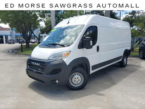 Bright White Clearcoat 2025 RAM ProMaster 2500 Tradesman